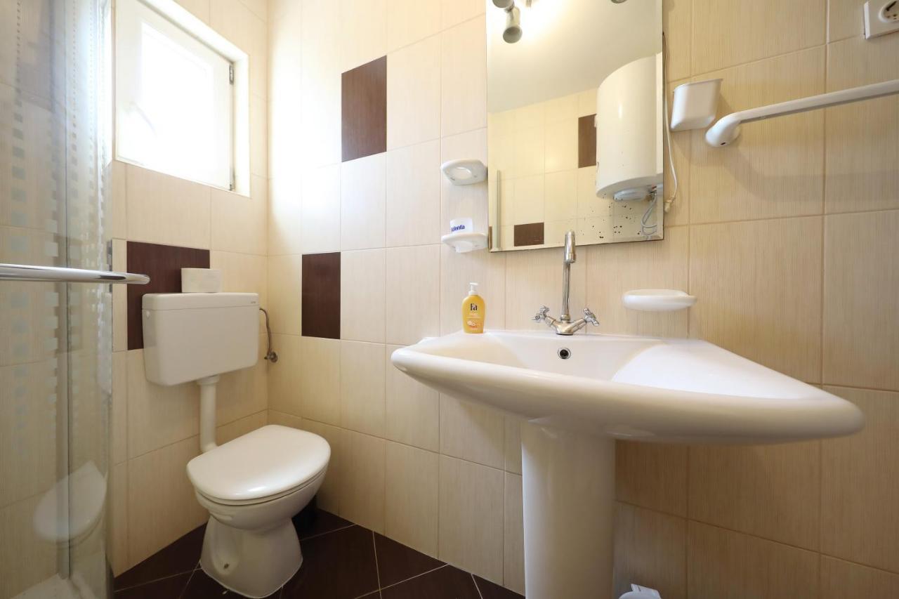 Ap Roko&Dina Apartment Nin Bagian luar foto