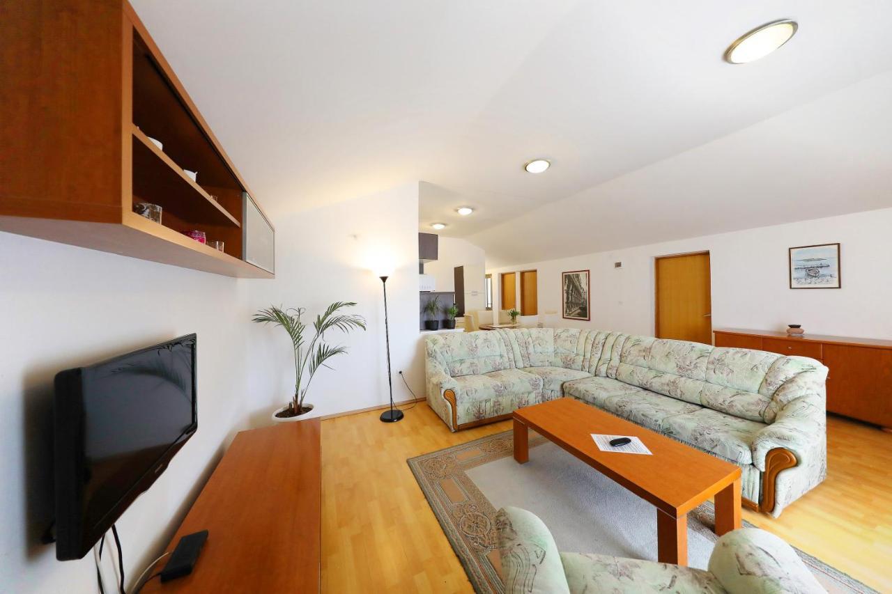 Ap Roko&Dina Apartment Nin Bagian luar foto