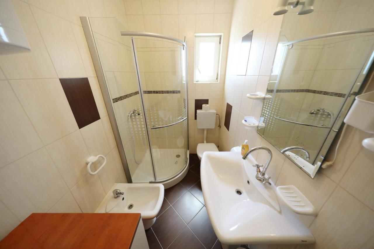 Ap Roko&Dina Apartment Nin Bagian luar foto