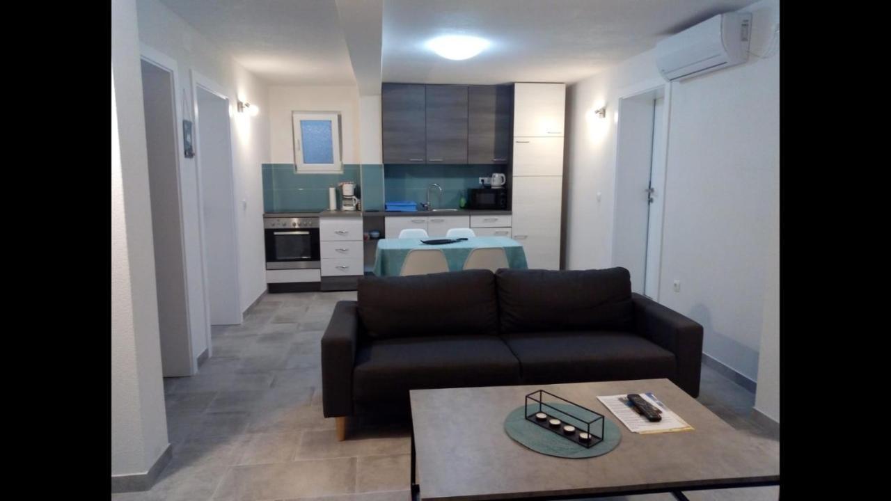 Ap Roko&Dina Apartment Nin Bagian luar foto