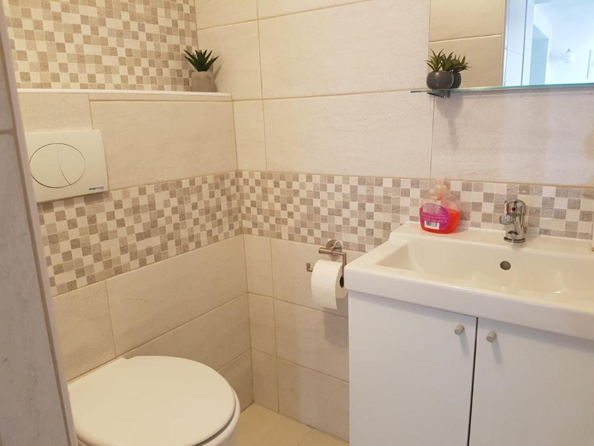 Ap Roko&Dina Apartment Nin Bagian luar foto